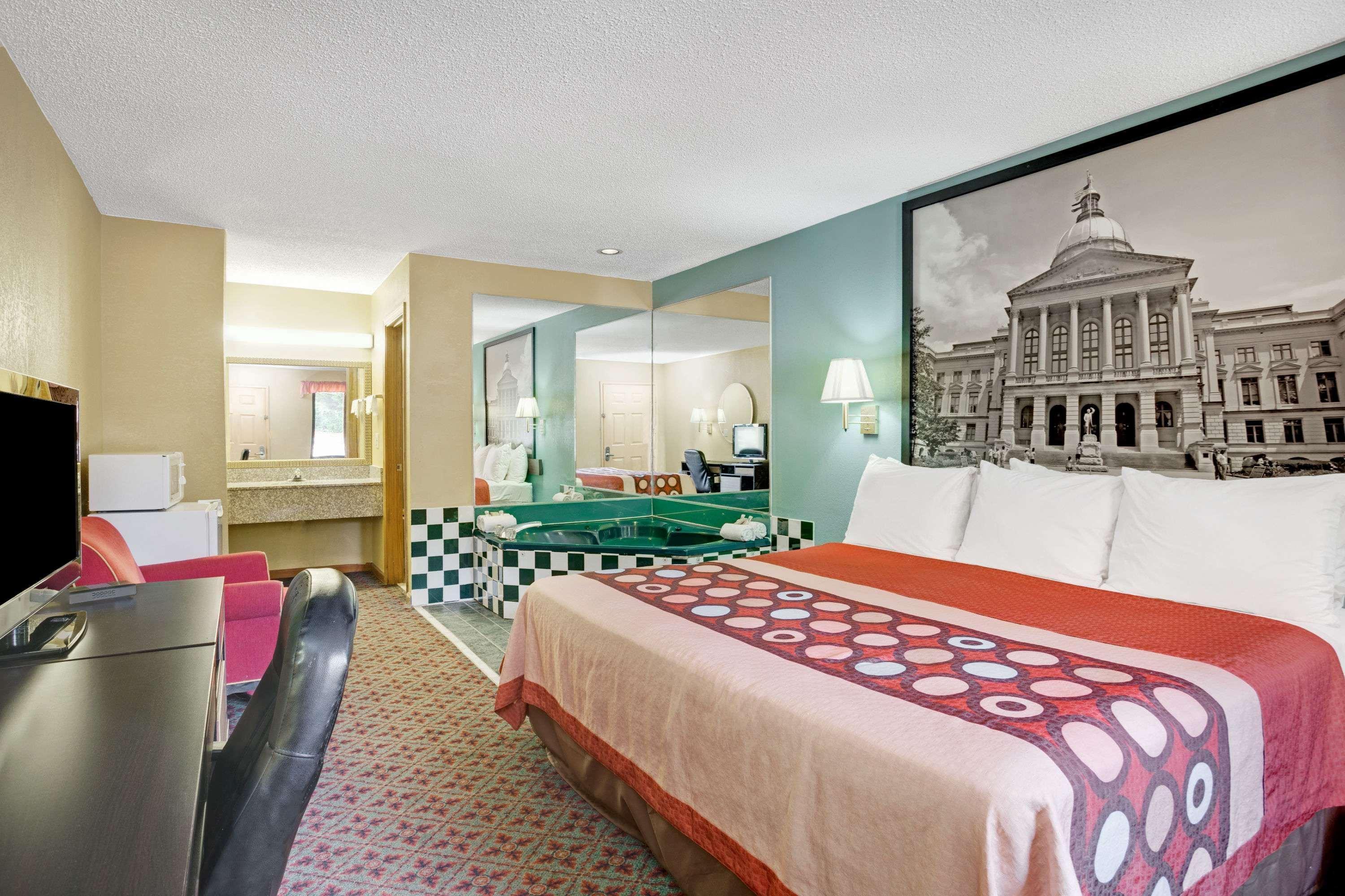 Super 8 By Wyndham Forest Park Extérieur photo